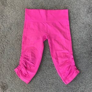 Lululemon neon pink cropped leggings